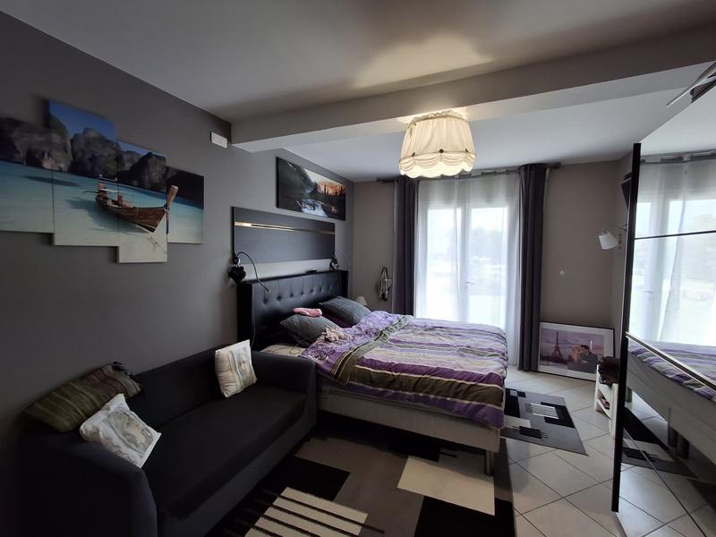 Maison traditionnelle - 170 m² - 9 pièces