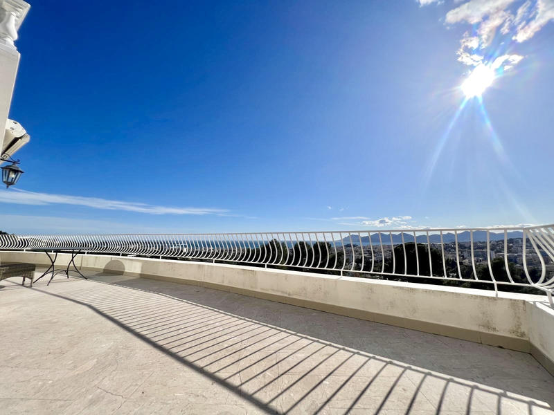 Villa - 240 m² - 5 pièces