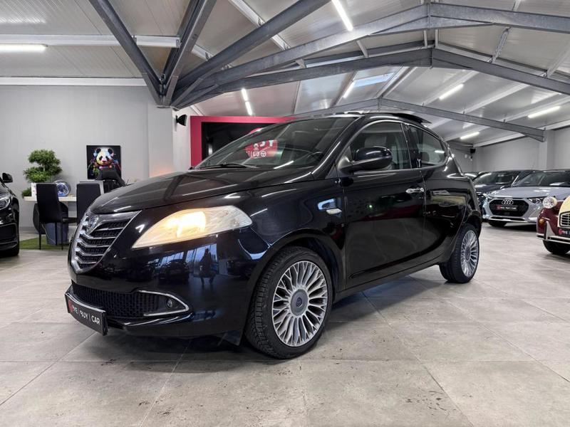 Lancia Ypsilon 0.9 TwinAir - 85 s&amp;S Bvm5 Platinum / Garantie 12 Mois