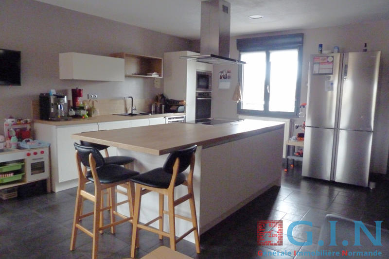 Maison - 213 m² - 10 pièces