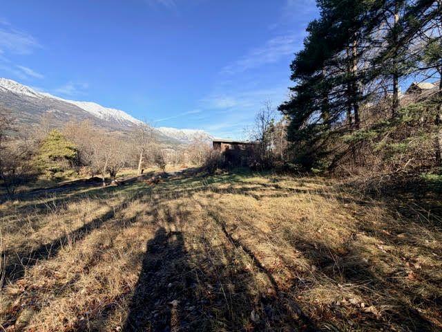 Terrain constructible - 717 m²