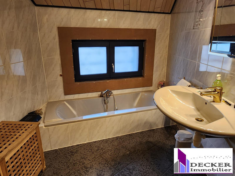 Maison - 207 m² - 8 pièces