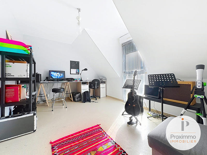 Maison - 92 m² - 5 pièces