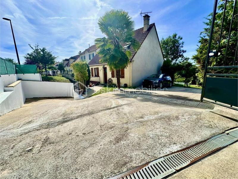 Pavillon - 110 m² - 5 pièces