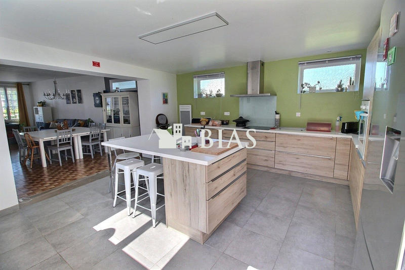 Maison ancienne - 258 m² - 15 pièces