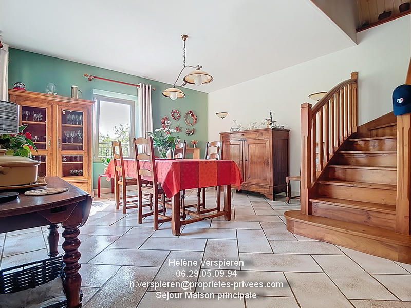 Maison - 223 m² - 12 pièces