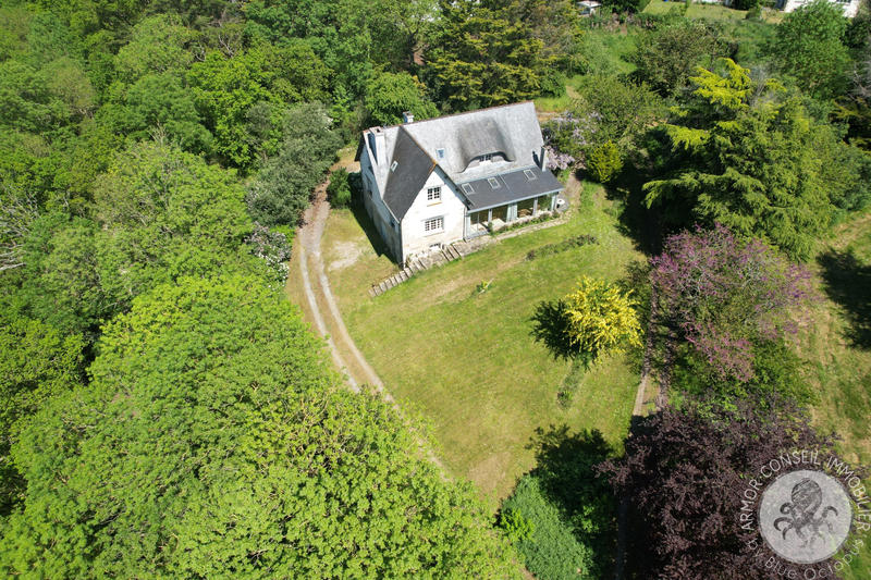 Maison - 245 m² - 10 pièces