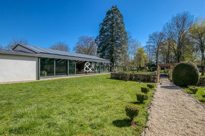 Mas - 432 m² - 8 pièces