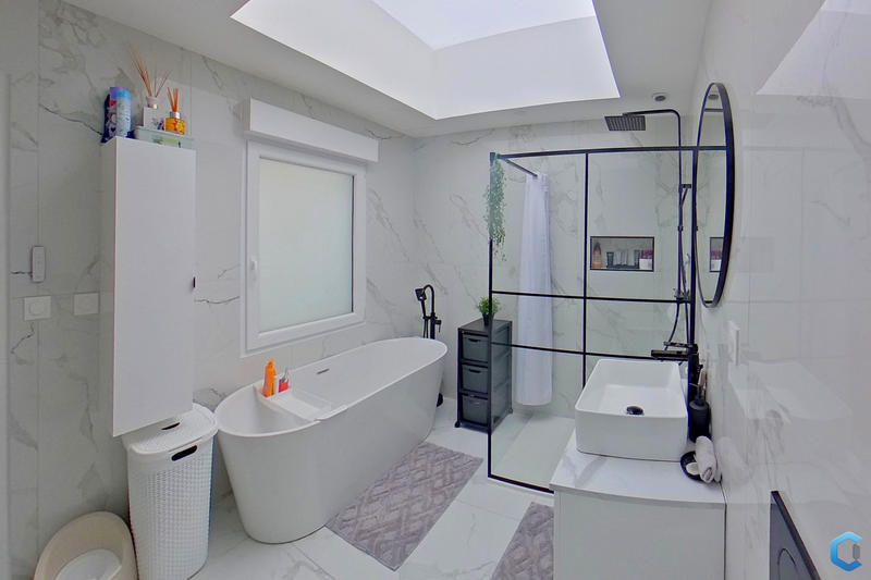 Maison - 100 m² - 5 pièces