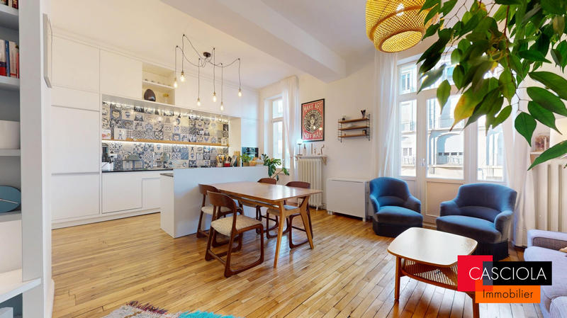 Appartement - 96 m² - 5 pièces