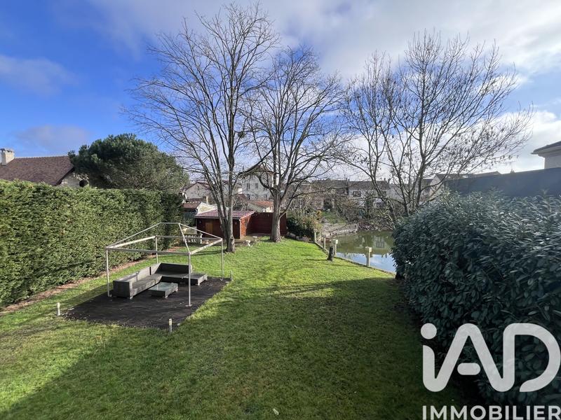 Maison - 202 m² - 8 pièces