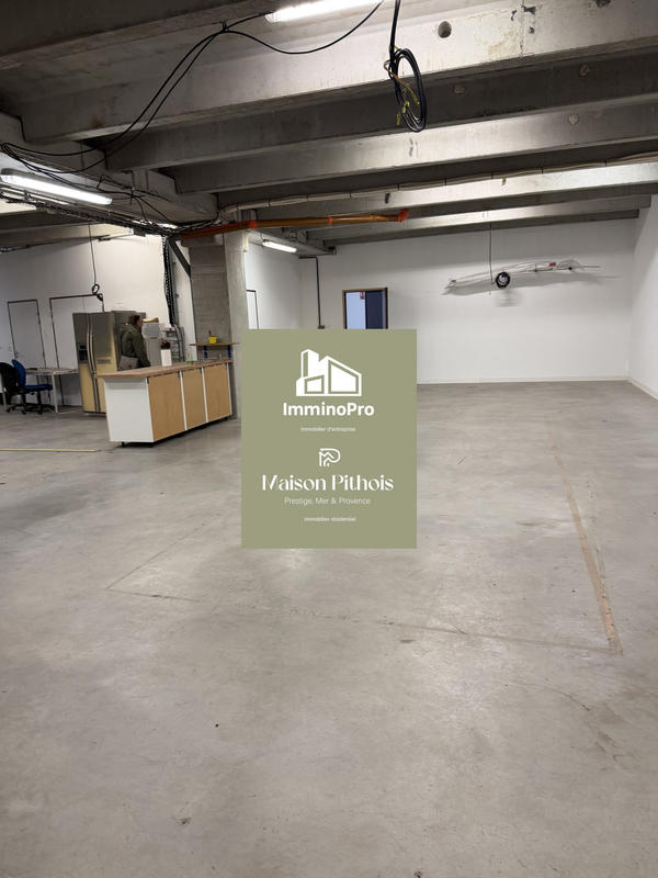 Entrepôt - 283 m²