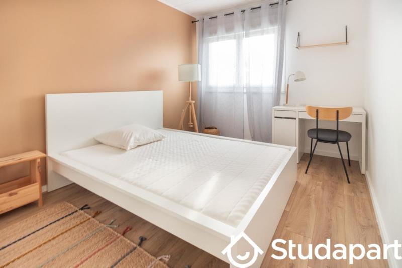 Chambre - 9 m² - 1 pièce