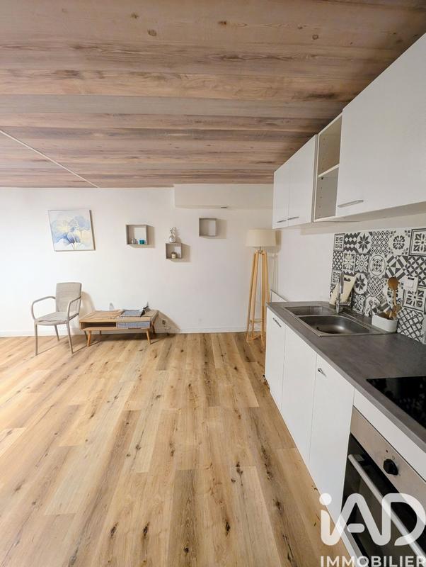 Maison - 219 m² - 9 pièces