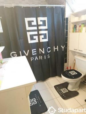 Chambre - 14 m² - 1 pièce