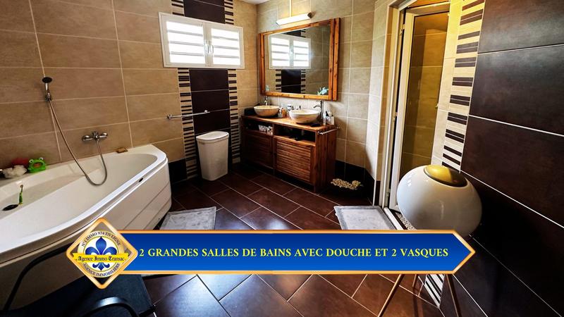 Villa - 288 m² - 6 pièces