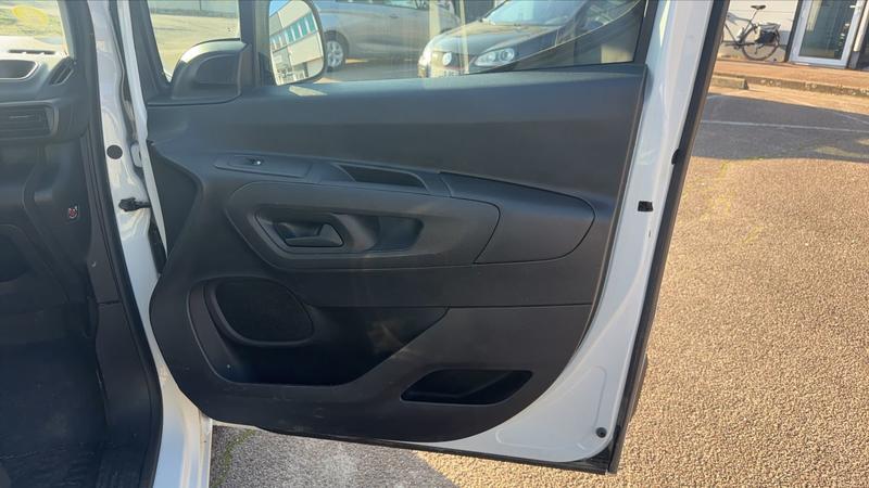 Peugeot Partner Vu 1.5 BlueHDi 100 Grip