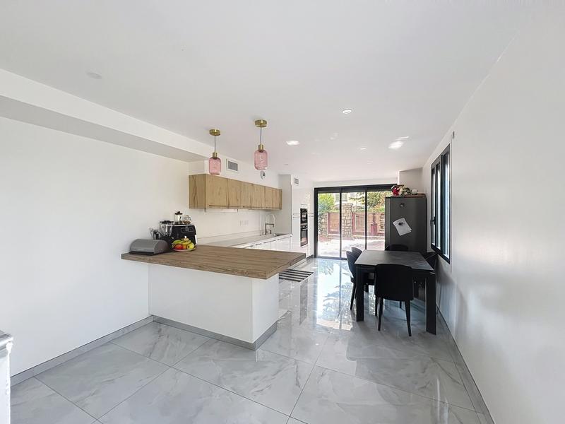 Maison - 153 m² - 6 pièces