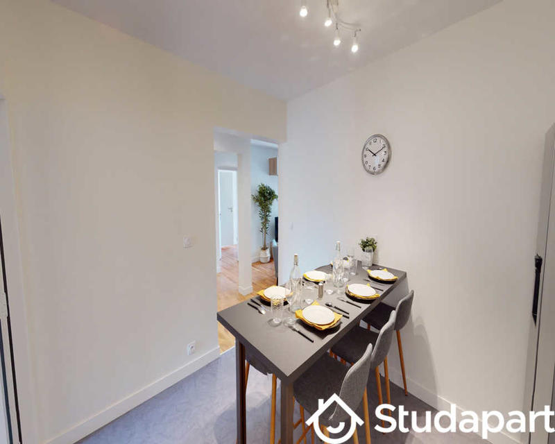 Chambre - 120 m² - 1 pièce