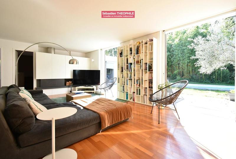 Maison - 206 m² - 7 pièces