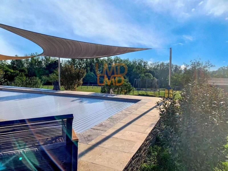 Maison - 247 m² - 5 pièces