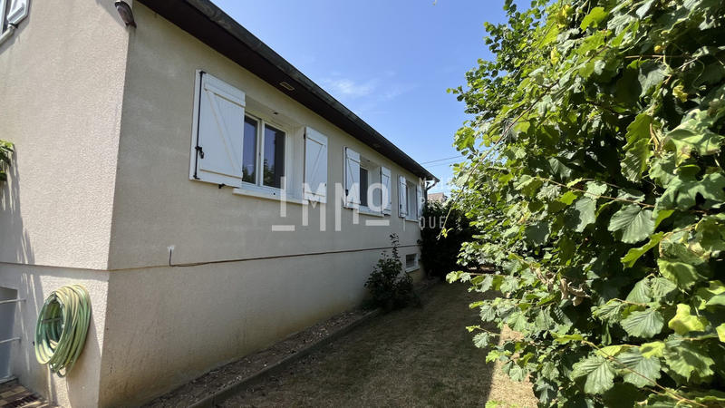 Maison traditionnelle - 95 m² - 4 pièces