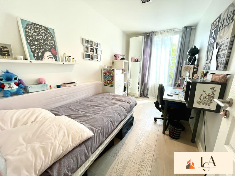 Appartement - 90 m² - 4 pièces