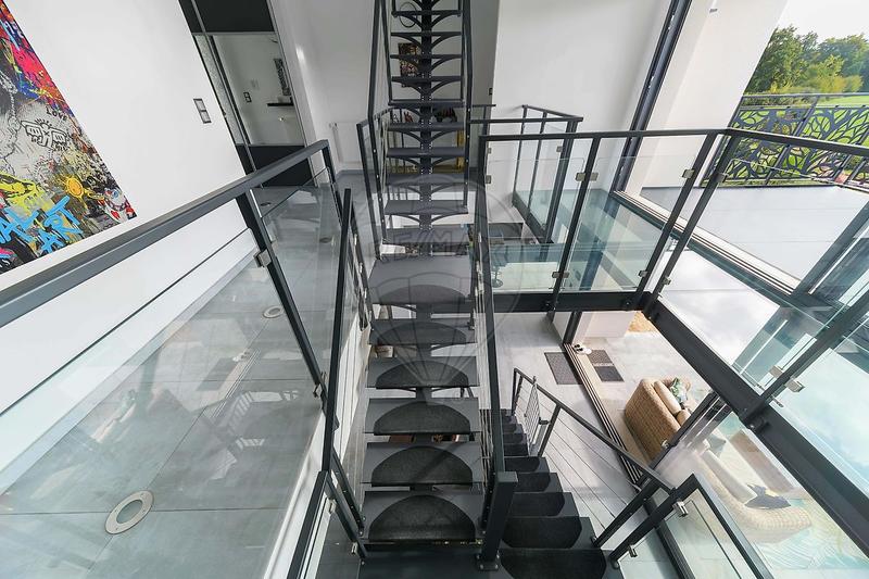 Villa - 277 m² - 10 pièces