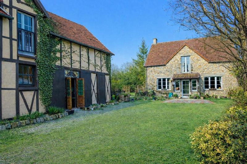 Propriété - 180 m² - 11 pièces