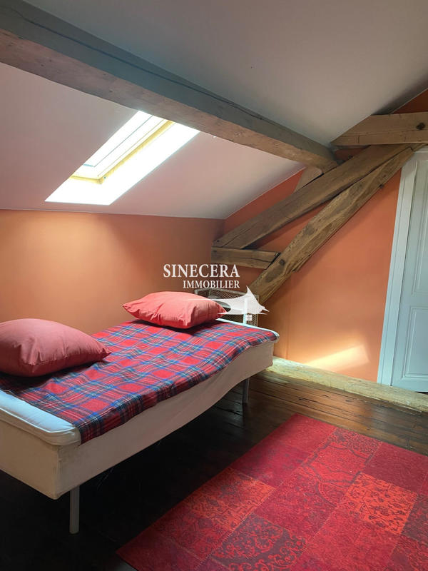 Maison - 220 m² - 7 pièces