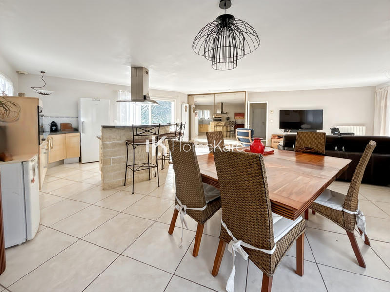 Maison traditionnelle - 125 m² - 5 pièces