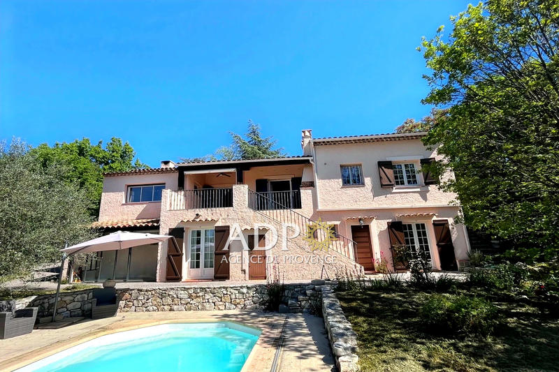 Maison - 138 m² - 5 pièces