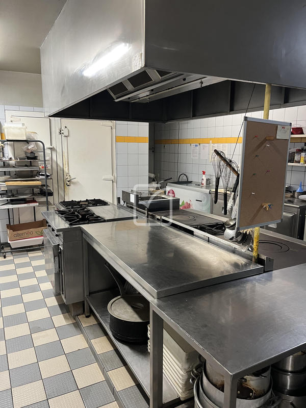 Local commercial - 799 m²