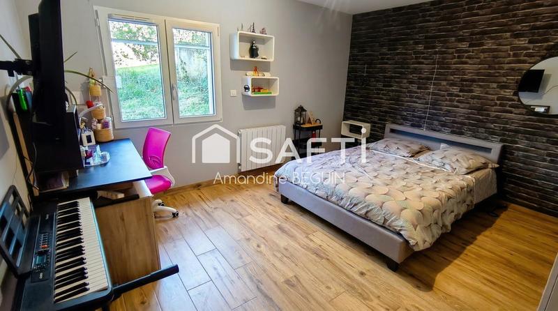 Maison - 200 m² - 8 pièces