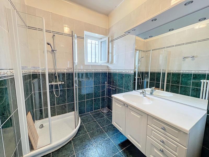 Maison - 190 m² - 10 pièces