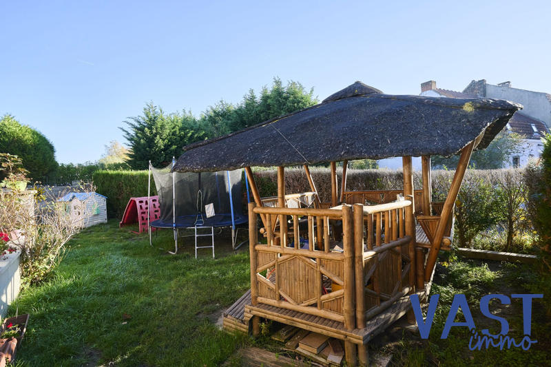 Maison - 185 m² - 8 pièces