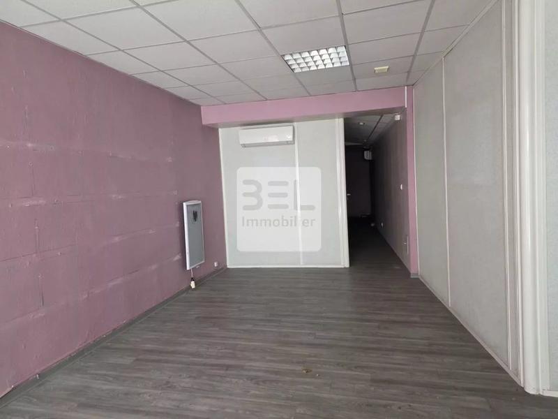 Local commercial - 67 m² - 3 pièces