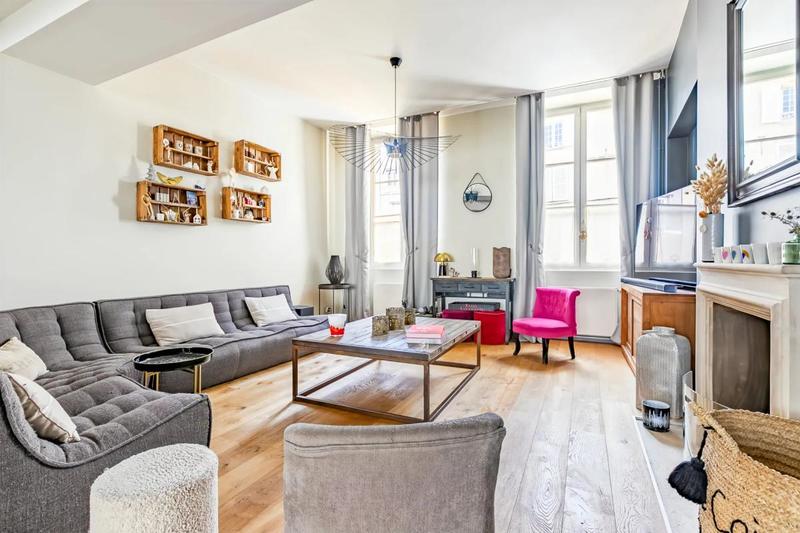 Demeure - 286 m² - 7 pièces