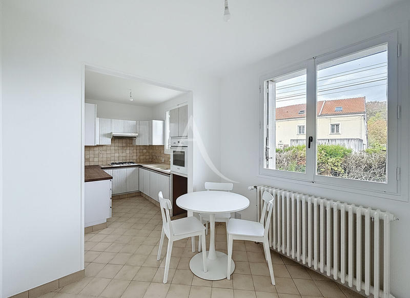 Maison - 185 m² - 8 pièces