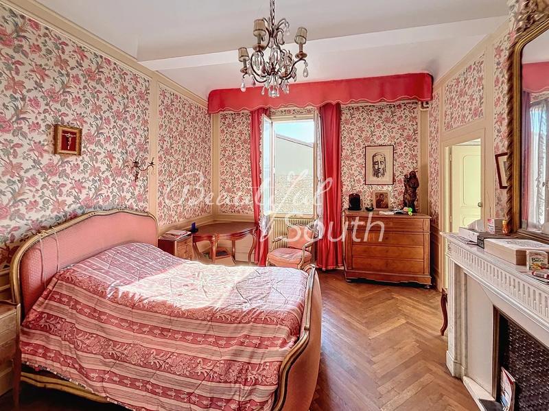 Propriété - 359 m² - 17 pièces