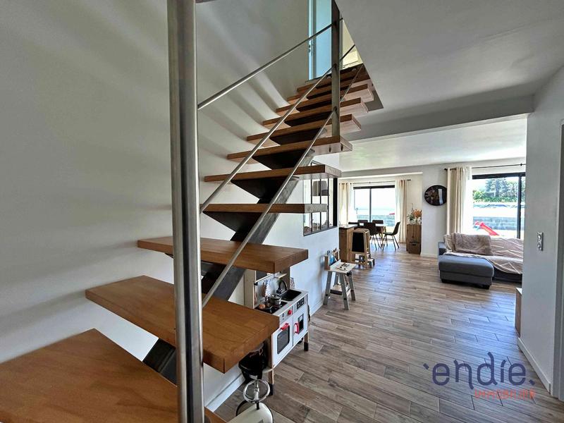 Maison - 103 m² - 5 pièces