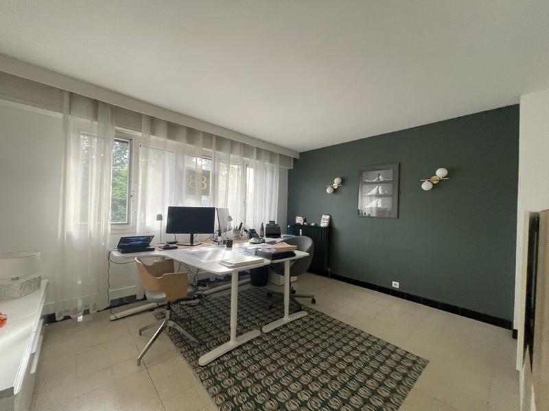 Bureau - 256 m² - 12 pièces