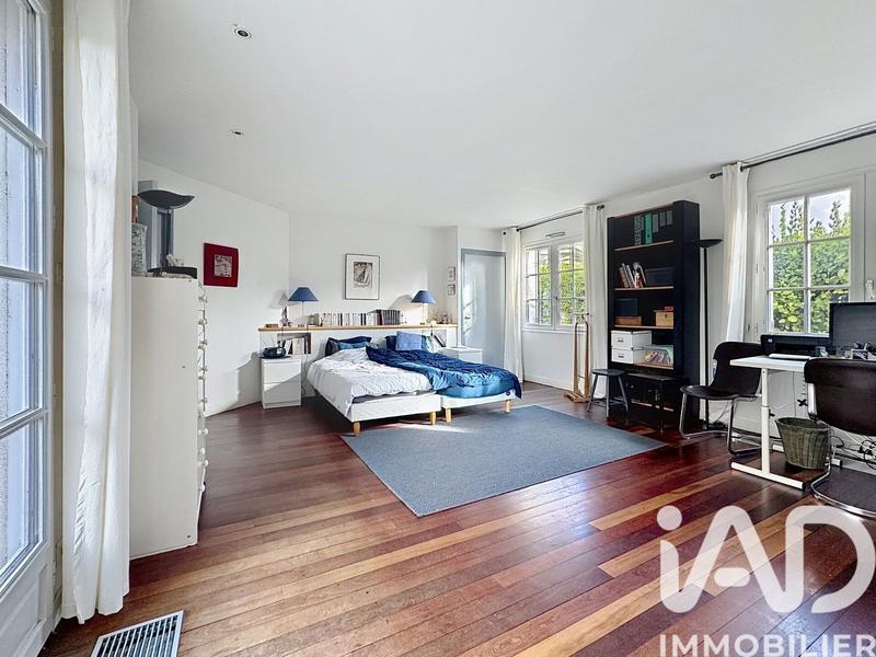 Maison - 256 m² - 7 pièces