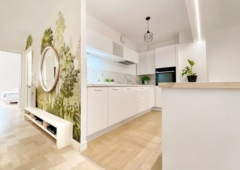 Appartement - 99 m² - 4 pièces