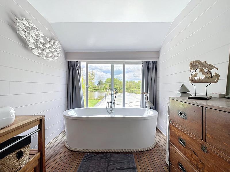 Maison - 266 m² - 8 pièces