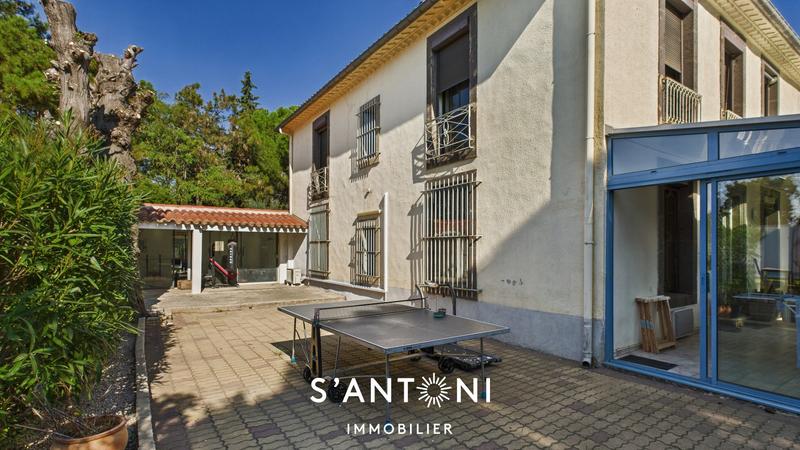 Maison - 380 m² - 11 pièces