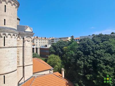 Appartement - 96 m² - 4 pièces