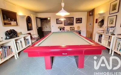 Maison - 700 m² - 18 pièces