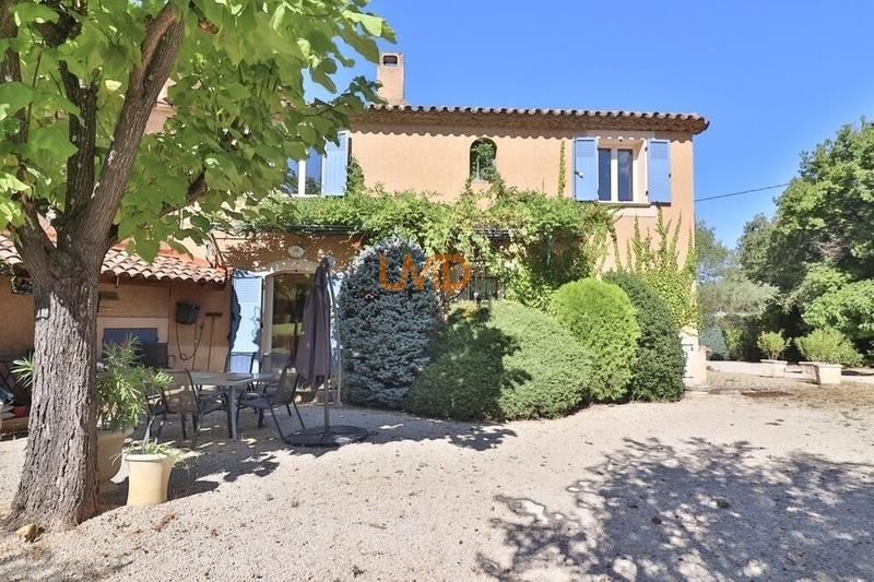 Propriété - 306 m² - 10 pièces