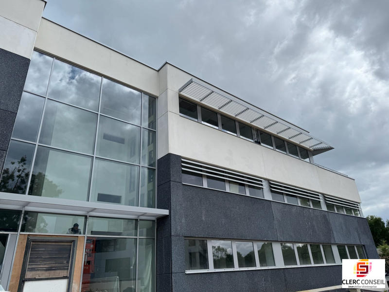 Bureau - 144 m²